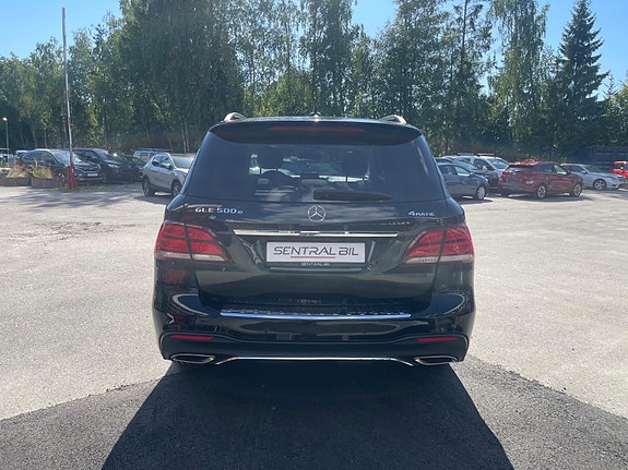 Mercedes-Benz GLE500 e 13 of 30