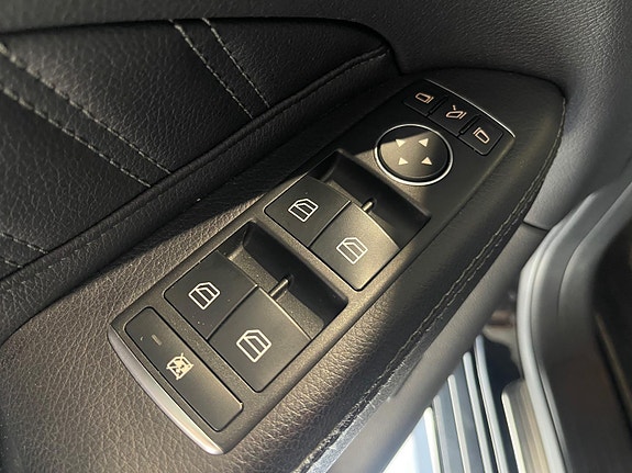 Mercedes-Benz GLE500 e 21 of 30