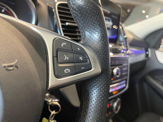 Mercedes-Benz GLE500 e 26 of 30