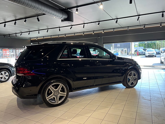 Mercedes-Benz GLE500 e 7 of 30