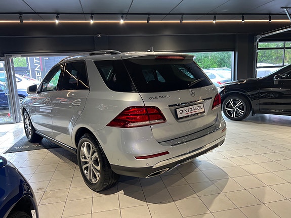 Mercedes-Benz GLE500 e 20 of 30
