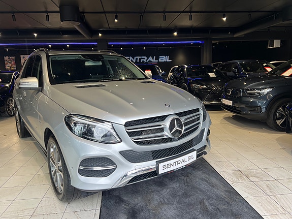Mercedes-Benz GLE500 e 16 of 30