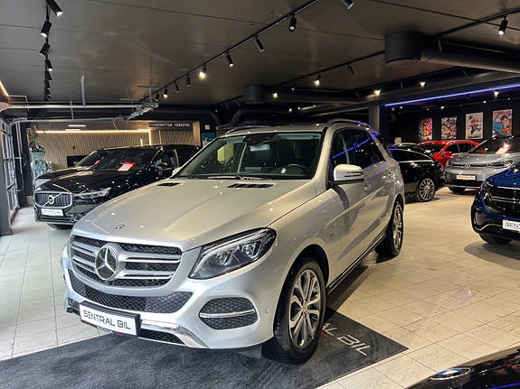 Mercedes-Benz GLE500 e 15 of 30