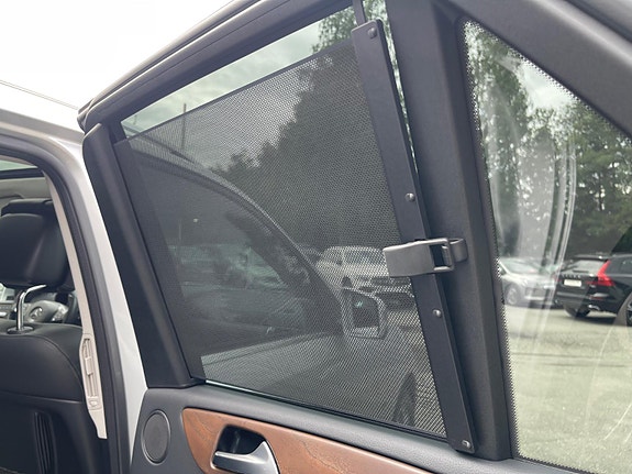 Mercedes-Benz GLE500 e 28 of 30