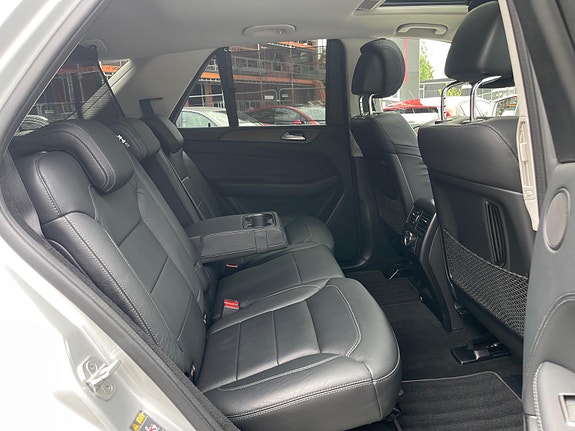 Mercedes-Benz GLE500 e 23 of 30