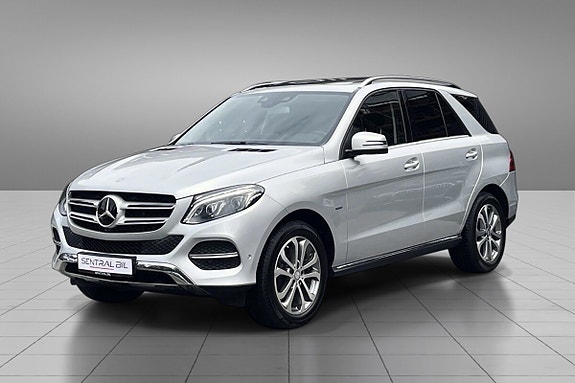 Mercedes-Benz GLE500 e 2 of 30