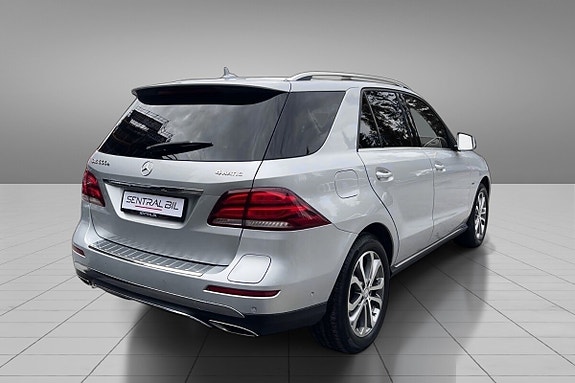 Mercedes-Benz GLE500 e 9 of 30