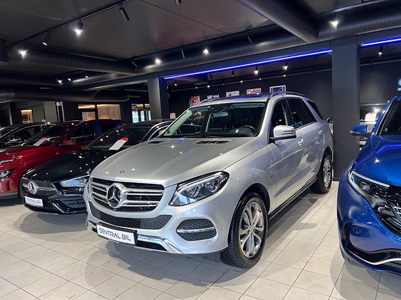 Mercedes-Benz GLE500 e 11 of 30