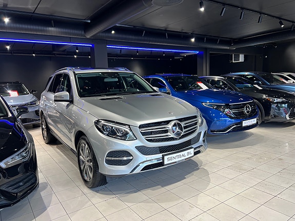 Mercedes-Benz GLE500 e 14 of 30