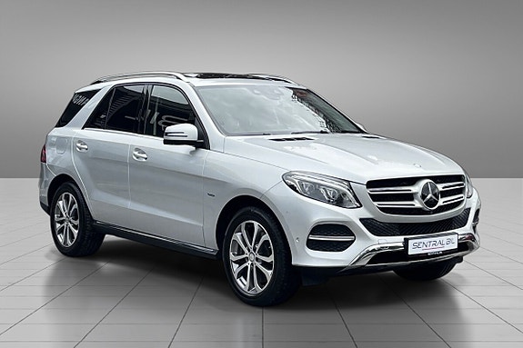 Mercedes-Benz GLE500 e 3 of 30