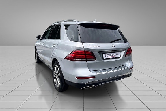 Mercedes-Benz GLE500 e 7 of 30