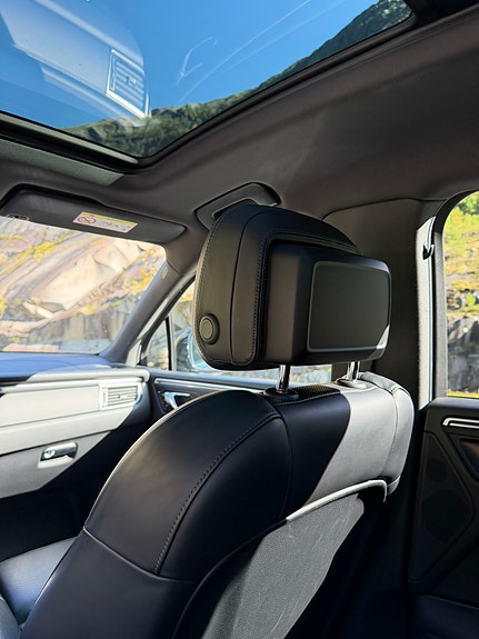 Porsche Macan 4 19 of 26