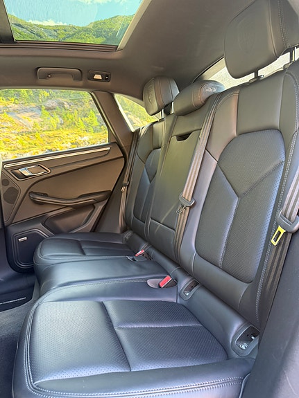 Porsche Macan 4 22 of 26
