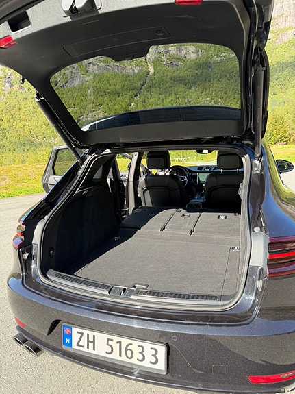 Porsche Macan 4 25 of 26