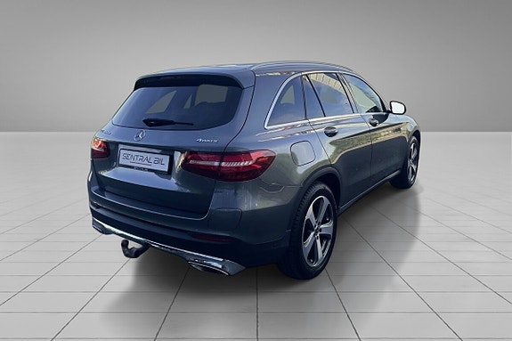 Mercedes-Benz GLC350 e 8 of 30