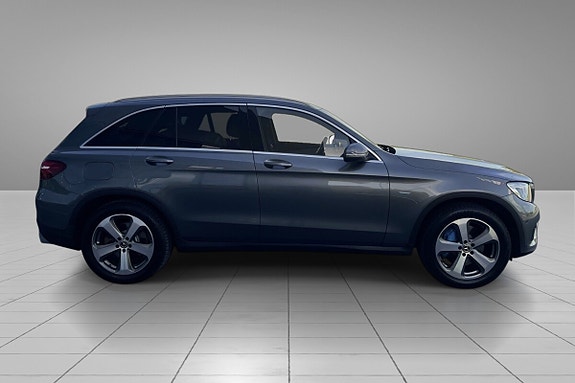 Mercedes-Benz GLC350 e 4 of 30