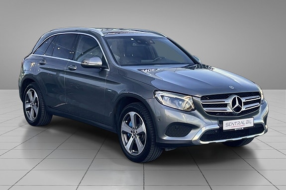 Mercedes-Benz GLC350 e 2 of 30