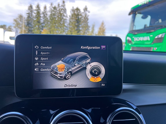 Mercedes-Benz GLC350 e 20 of 30