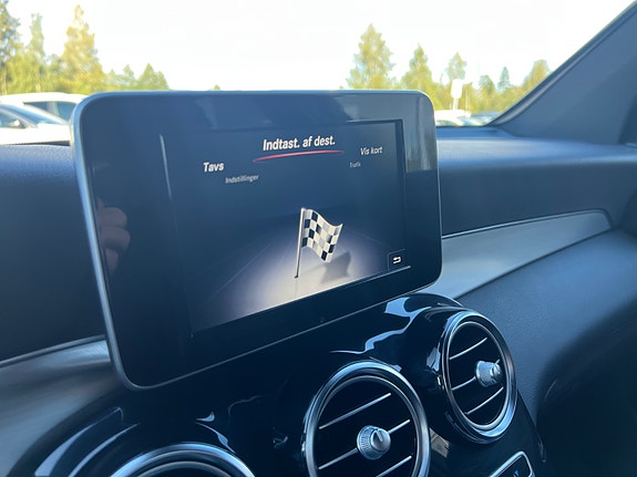 Mercedes-Benz GLC350 e 17 of 30