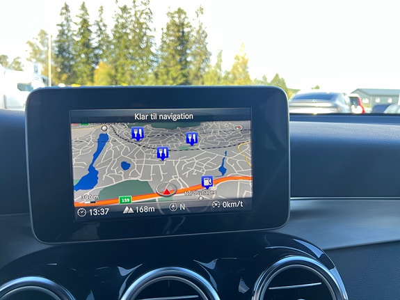Mercedes-Benz GLC350 e 16 of 30