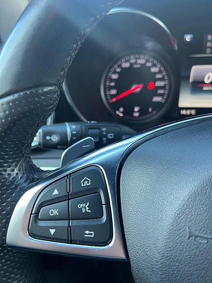 Mercedes-Benz GLC350 e 23 of 30