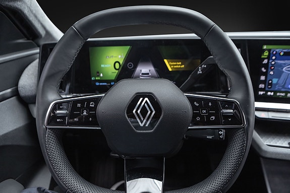 Renault Scenic E-Tech 10 of 27