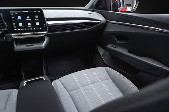 Renault Scenic E-Tech 25 of 27