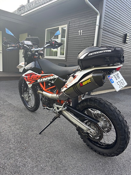 KTM 690 Enduro R 6 of 17