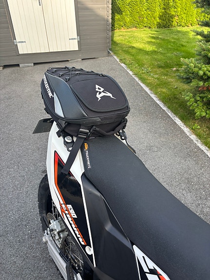 KTM 690 Enduro R 13 of 17