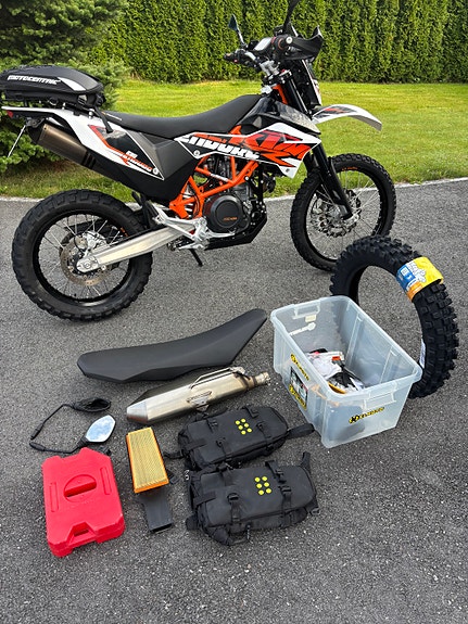 KTM 690 Enduro R 14 of 17