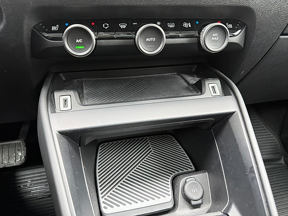 Citroen E-C4 27 of 30
