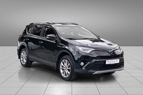Toyota RAV4 3 of 30
