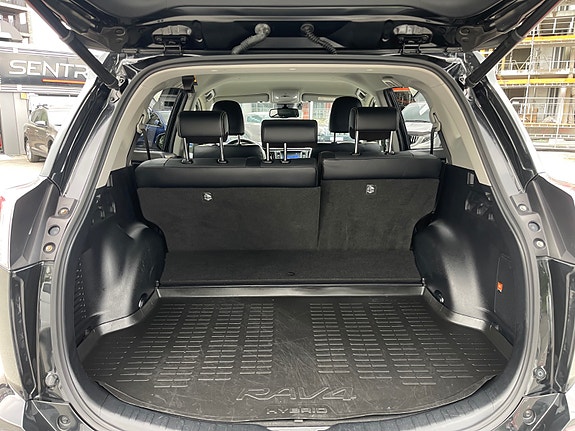 Toyota RAV4 29 of 30
