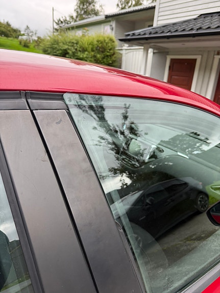 Peugeot 208 4 of 10
