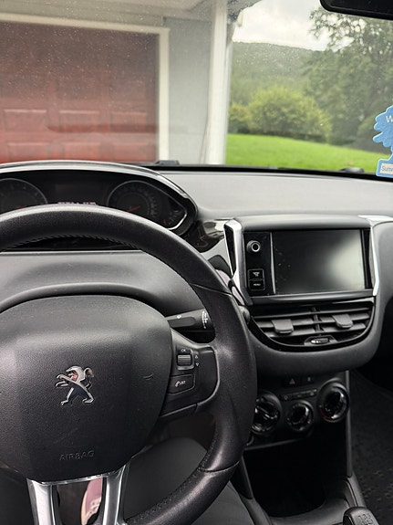 Peugeot 208 10 of 10