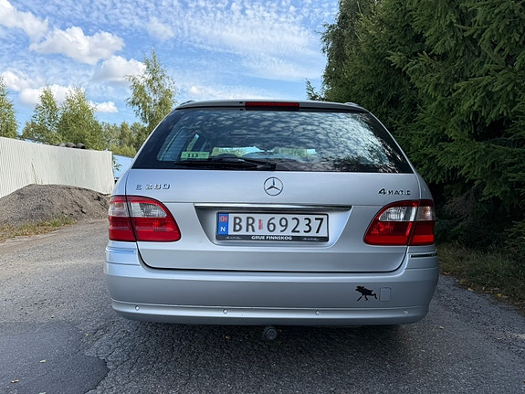 Mercedes-Benz E280 4 of 30
