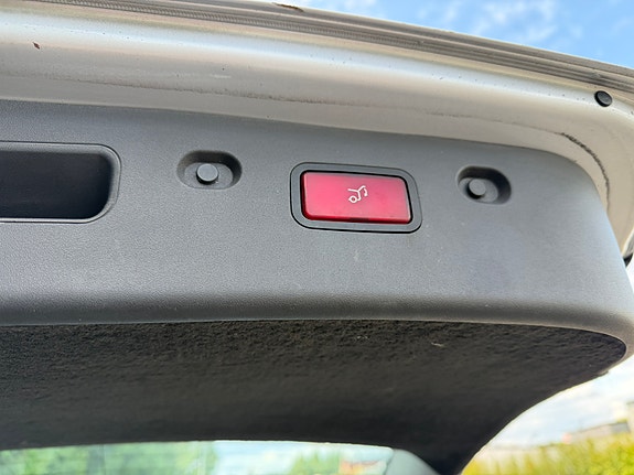 Mercedes-Benz E280 14 of 30