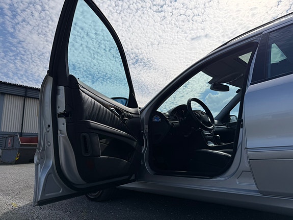Mercedes-Benz E280 17 of 30