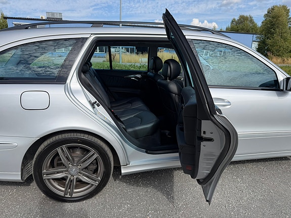Mercedes-Benz E280 22 of 30