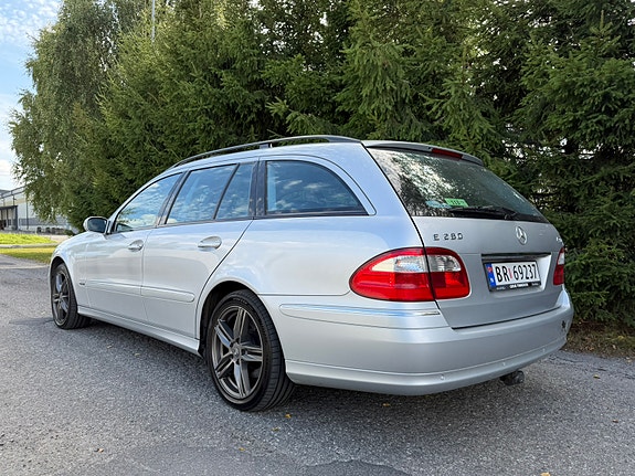 Mercedes-Benz E280 5 of 30