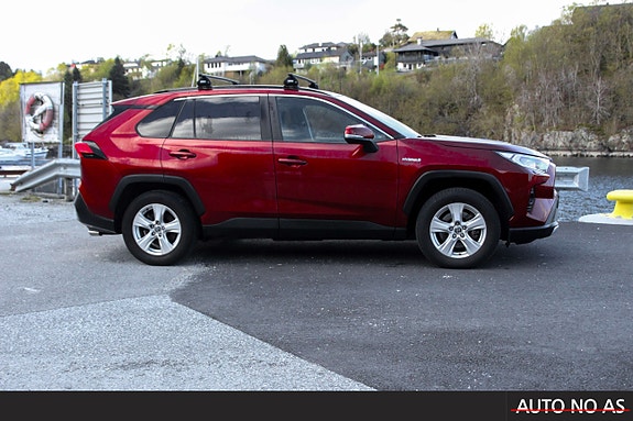 Toyota RAV4 6 of 30