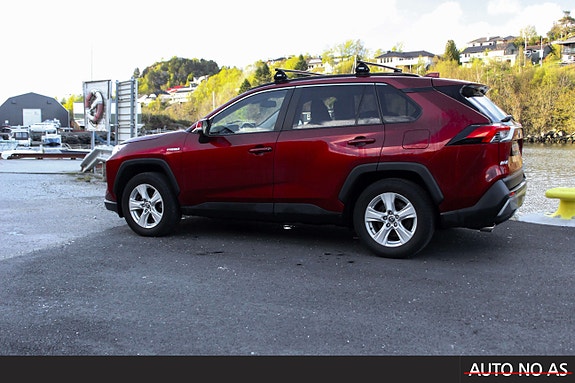 Toyota RAV4 3 of 30