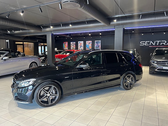 Mercedes-Benz C43 12 of 30