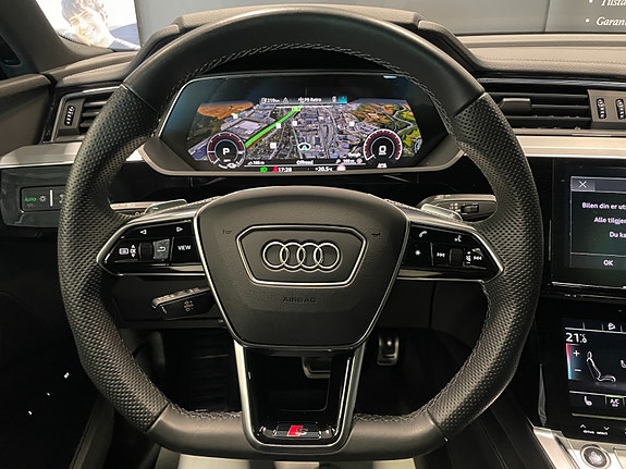 Audi Q8 e-tron 17 of 30