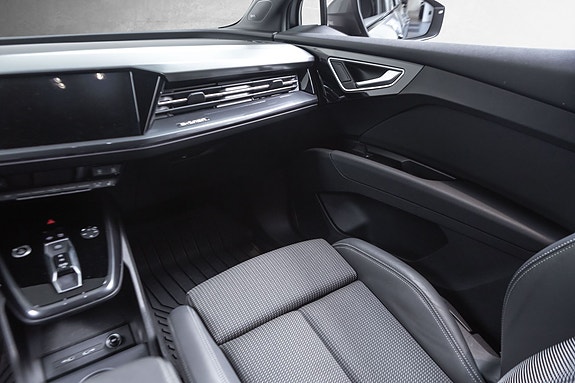 Audi Q4 e-tron 27 of 30