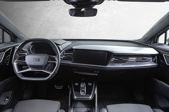 Audi Q4 e-tron 25 of 30