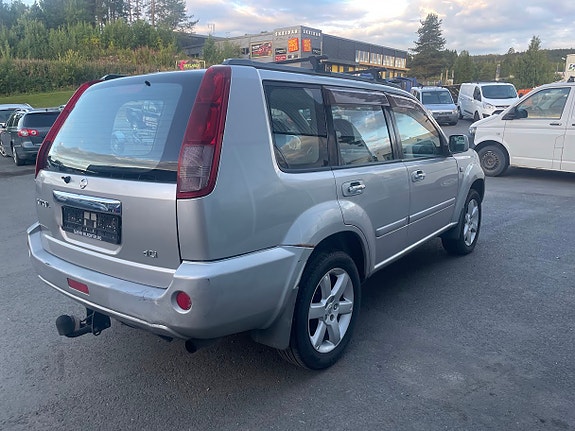 Nissan X-Trail 3 of 8