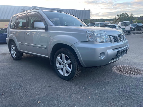 Nissan X-Trail 2 of 8