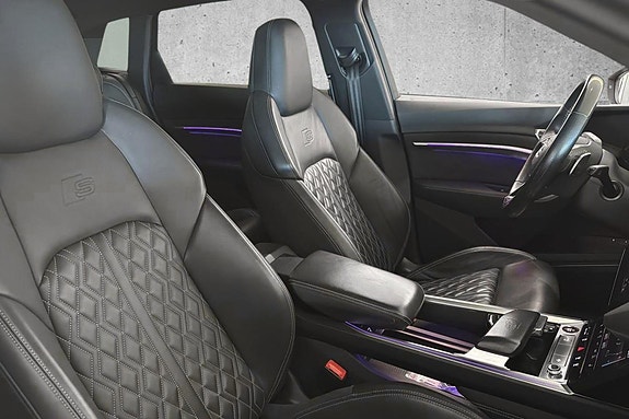 Audi e-tron S 24 of 30