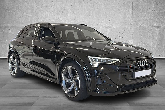 Audi e-tron S 4 of 30